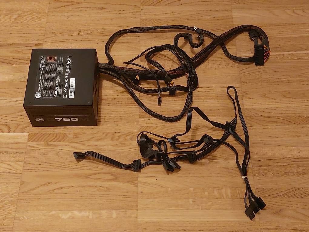 PCs: PC Netzteil Cooler Master 750W – Gebraucht aus St. Gallen von MickDega