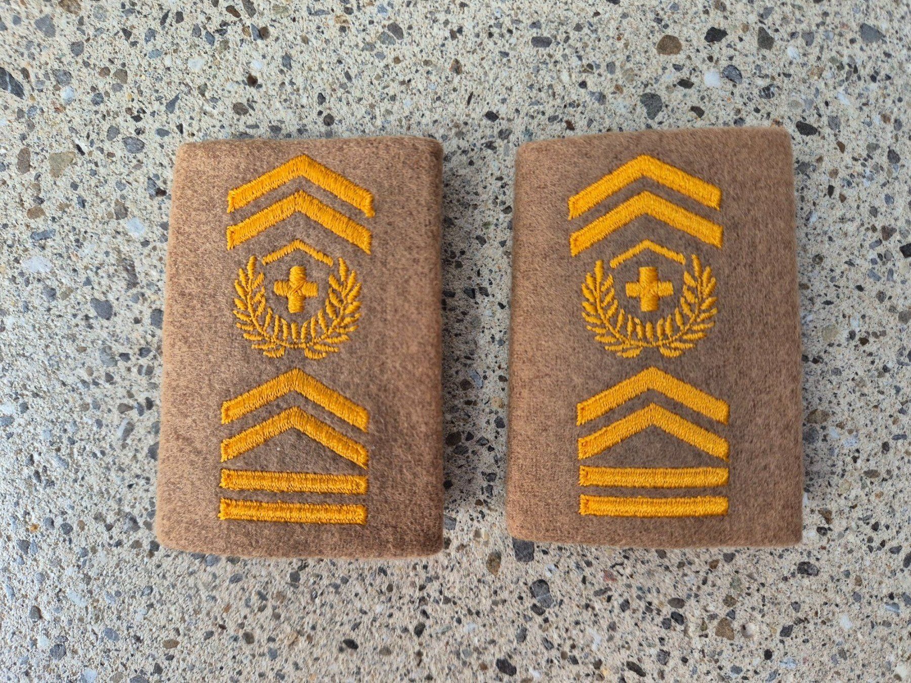 Schweizer Armee Placchette & Badge: Gradabzeichen Patten Set Chefadjutant Spezialkräfte Ksk   – Nuovo e nell'imballaggio originale da Riedholz venduto da fr_sIruP