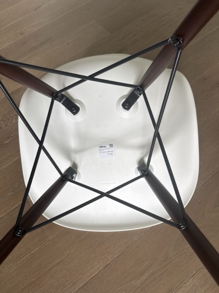 Eames Stühle: 6er Set Eames Plastic Side Chair (Vitra) – Gebraucht aus Küsnacht ZH von sammenas96 4