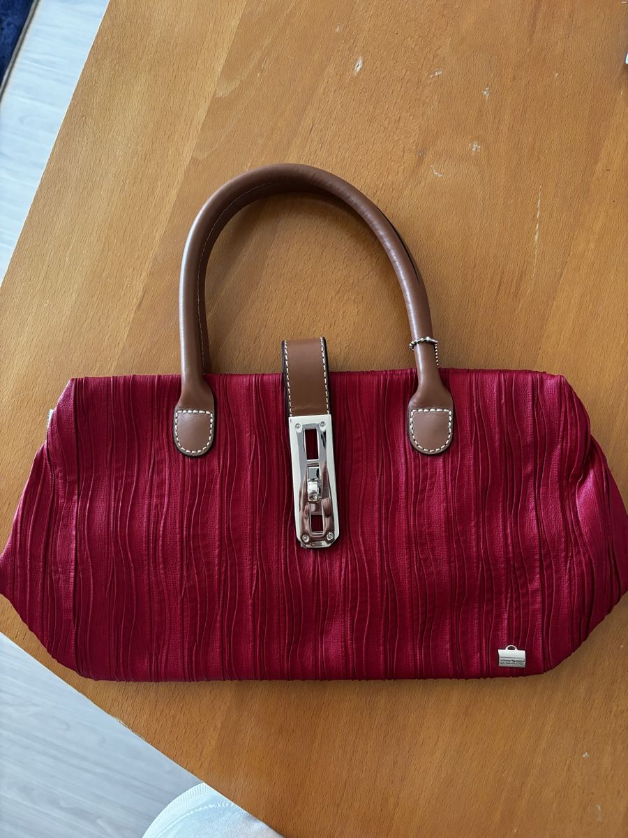 Sacs femmes: Verschiedene Handtaschen – D'occasion à Liebefeld par zugiimom 2