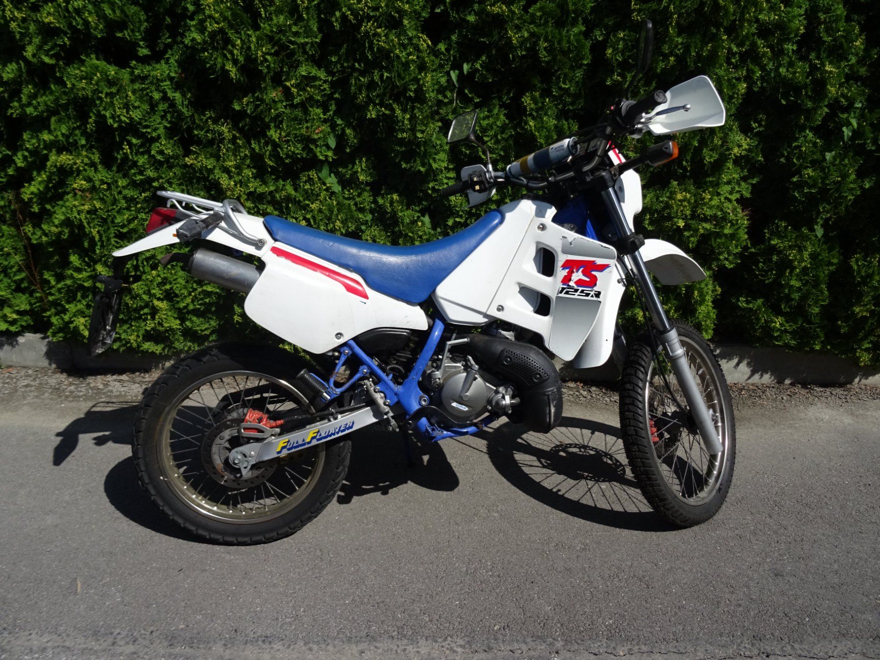Suzuki Enduro: Suzuki TS 125 R Unfall – Défectueux à Riggisberg par mcpulfermo