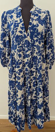 Only Kleid mit Blumenmuster blau/weiss, Gr M