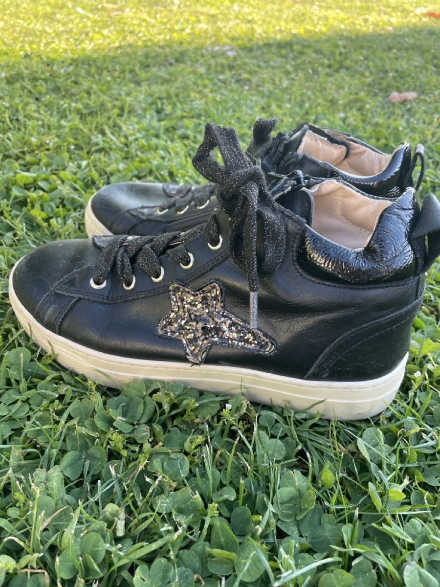 Schuhe für Jungen: Scarpe – Gebraucht aus Erlenbach ZH von van_st5g