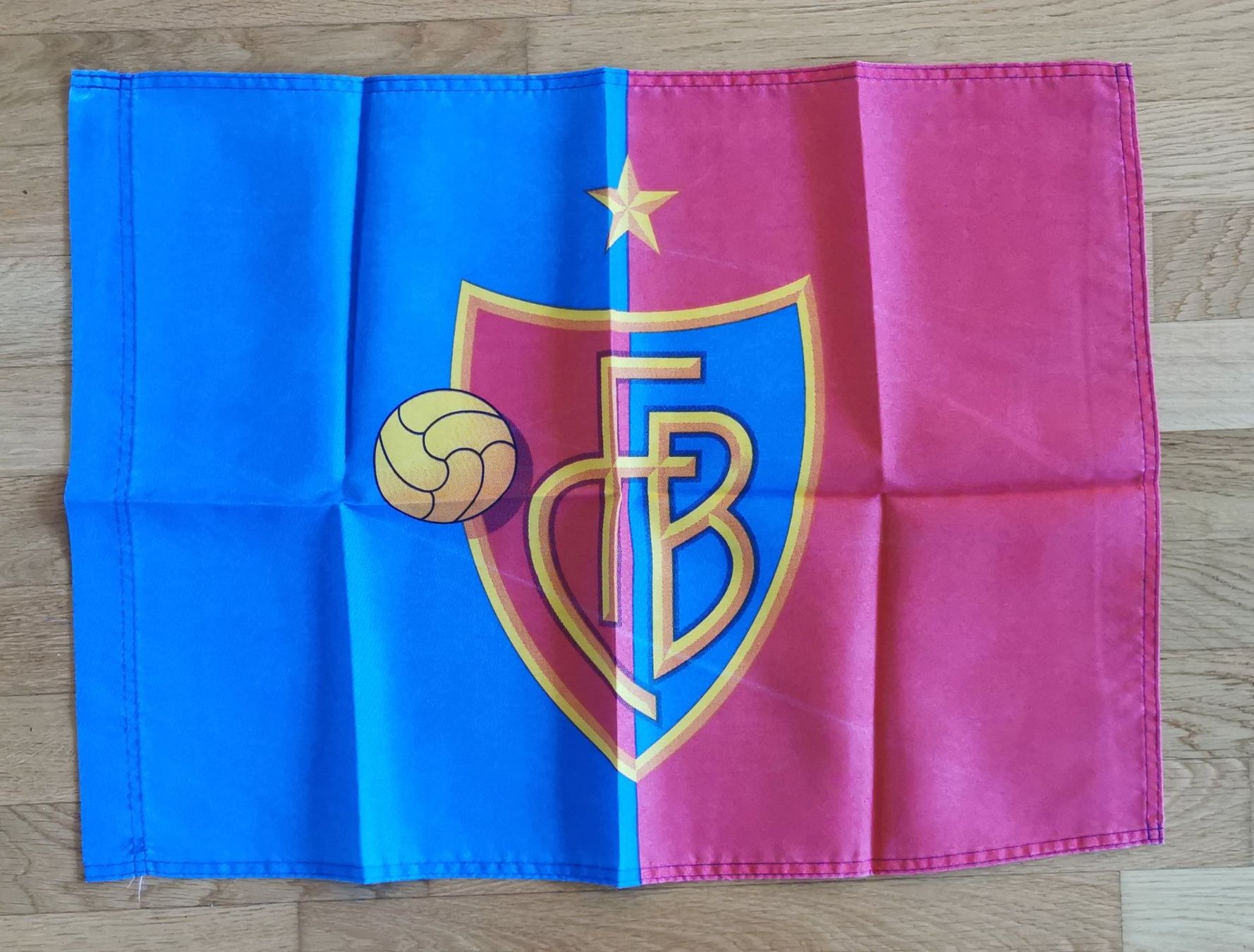 FC Basel Bandiere: FC Basel Fahne 64 x 47 cm – Usato da Emmenbrücke venduto da Herzog07 3