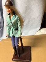 Barbie Reitpuppe mit Zubehör und Ständer guter Zustand