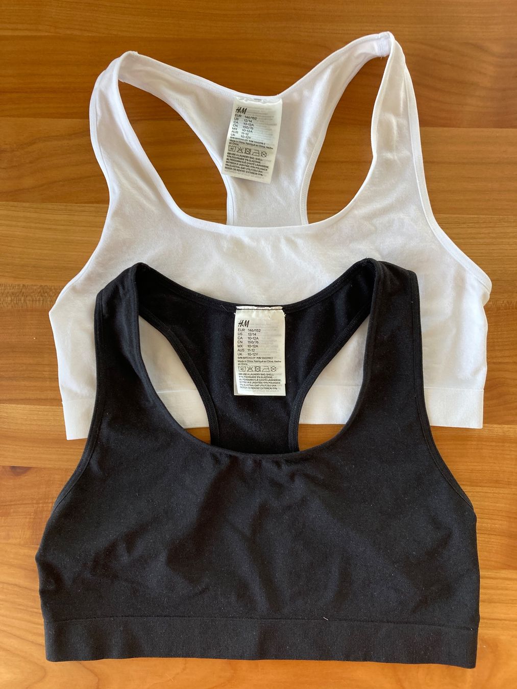 H&M Blusen, T-Shirts & Tops: H&M Tops Grösse 146/152 2 Stk. NEU – Neu und originalverpackt aus Zürich von Inne_aere