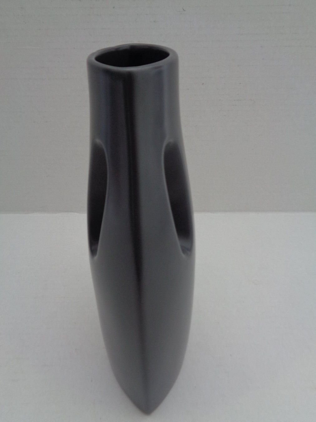 Vasi & Recipienti: Keramik - Designer Vase mit Loch – Usato da Chur venduto da omonia 3