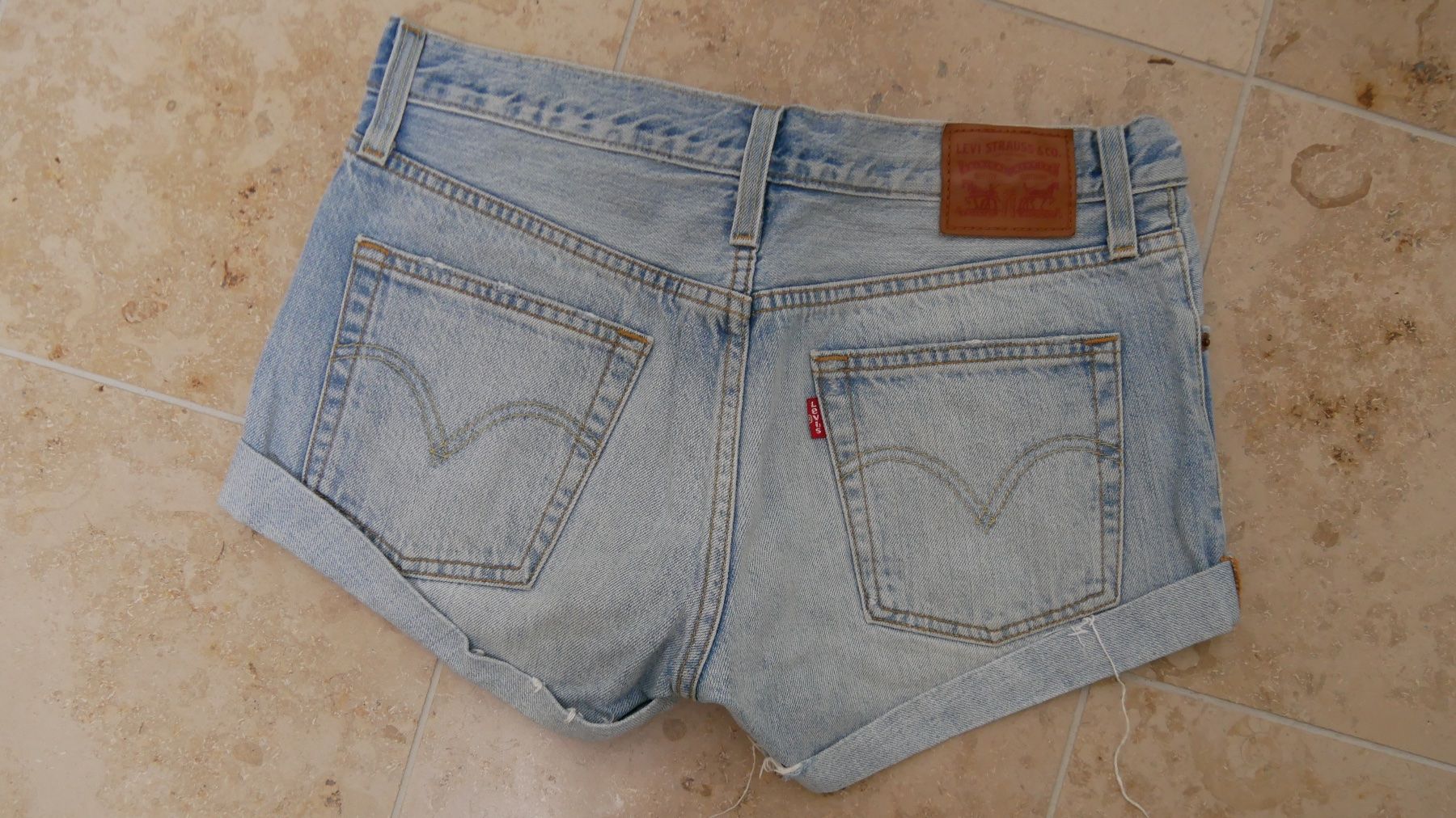 Levi's Hosen: Levis Shorts Jeans Denim Grösse 26 S – Neu (gemäss Beschreibung) aus Zürich von julia_vina 1