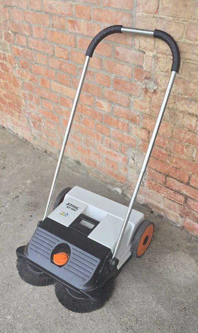 Tutte le macchine: Kehrgerät Stihl KG 550 – Usato da Sigriswil venduto da G.Ammann