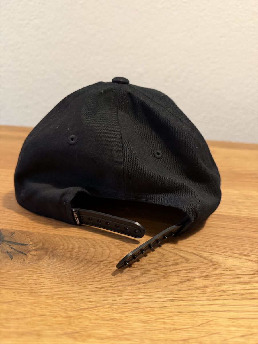 Volcom Hüte, Mützen & Caps: Volcom Cap – Gebraucht aus Buchrain von jas_bls8 3