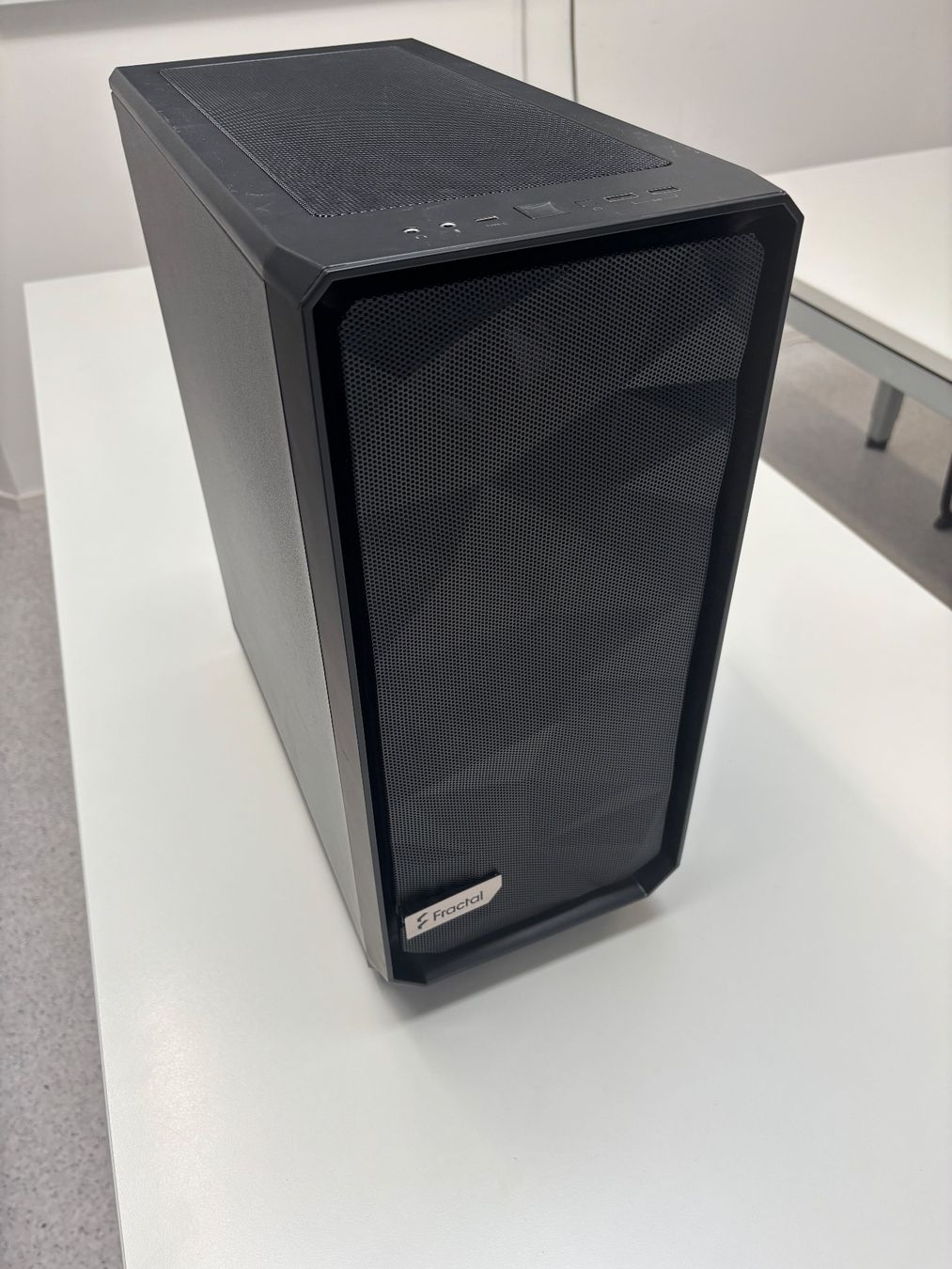 Fractal Custodie: Fractal PC Case inklusive Corsair Netzteil – Usato da Zürich venduto da mar_hs6l