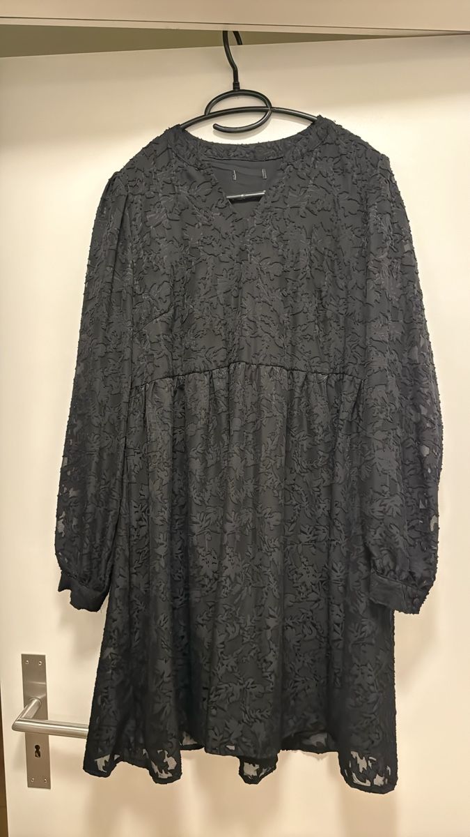 Vestiti: Elegantes schwarzes Kleid Grösse 38 – Nuovo (secondo la descrizione) da Sursee venduto da Alyel