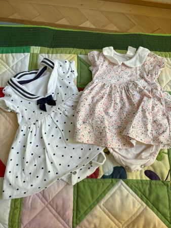 Kleiderpacket Neugeboren, Strampler, Body und Pygiama 
