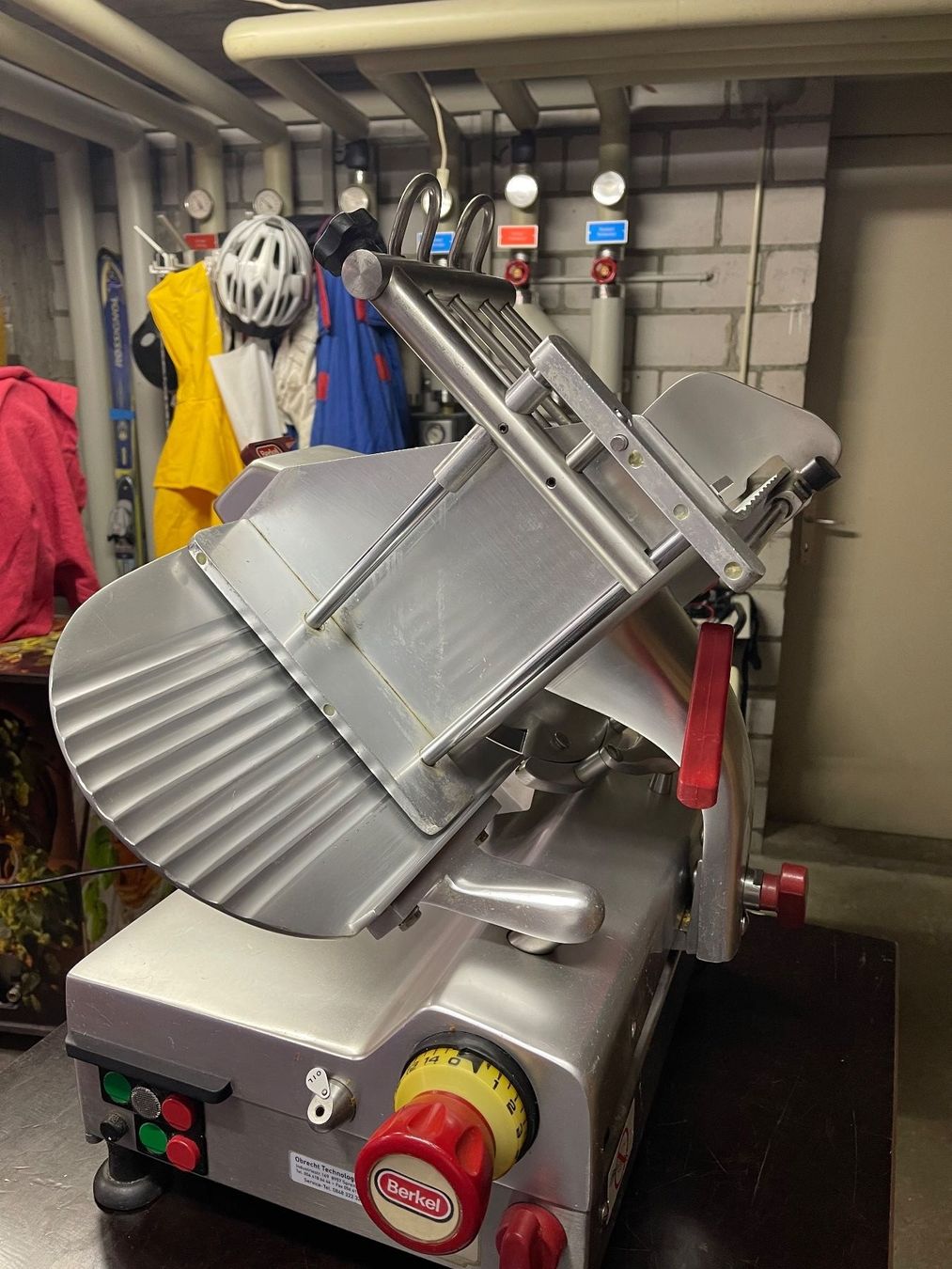 Tutte le macchine: Aufschnittmaschine BERKEL Halbautomat – Usato da Steg im Tösstal venduto da hdiggelmann