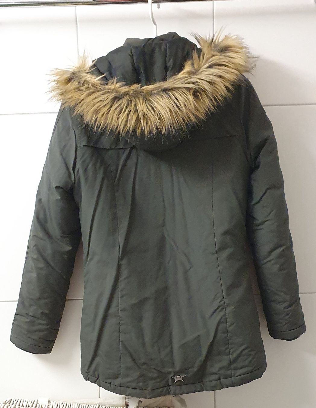 Giacche & Cappotti: Mädchen Winterjacke, grün, Gr. L – Usato da Baar venduto da Biga3 1
