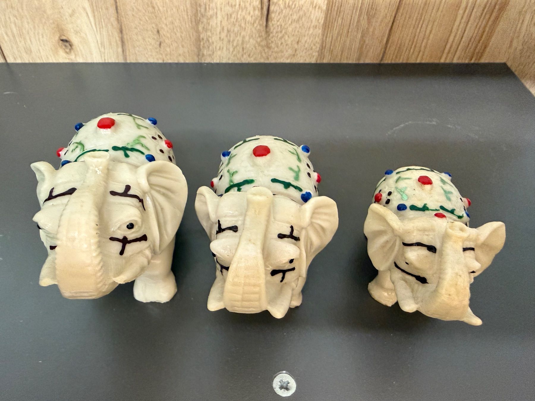 Tutte le decorazioni: 3er Set Dekorative Elefantenfiguren Vintage Top – Usato da Bühler venduto da MalinaBrocki