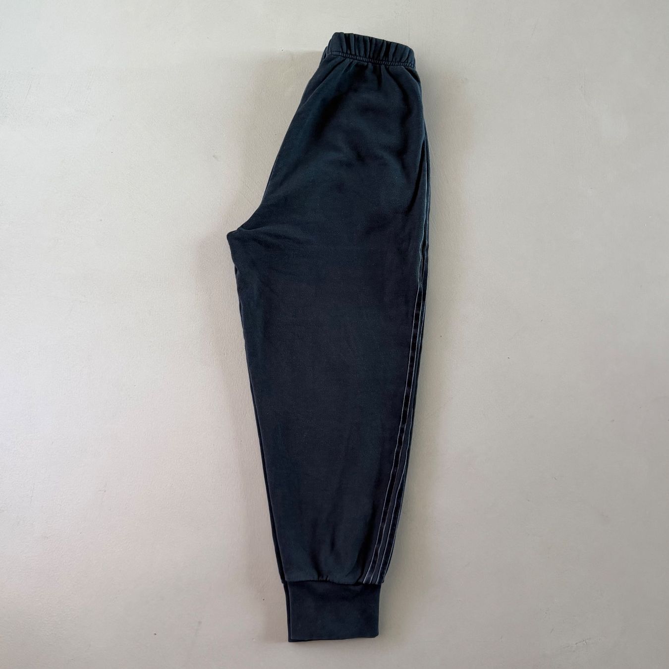Adidas Pantalons: ADIDAS Jogginghose 🖤 – D'occasion à zürich par vintage12 2