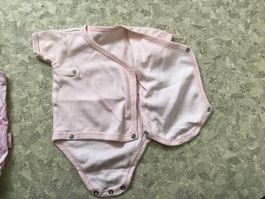 Süsser Baby Body Grösse 56/62, Rosa.