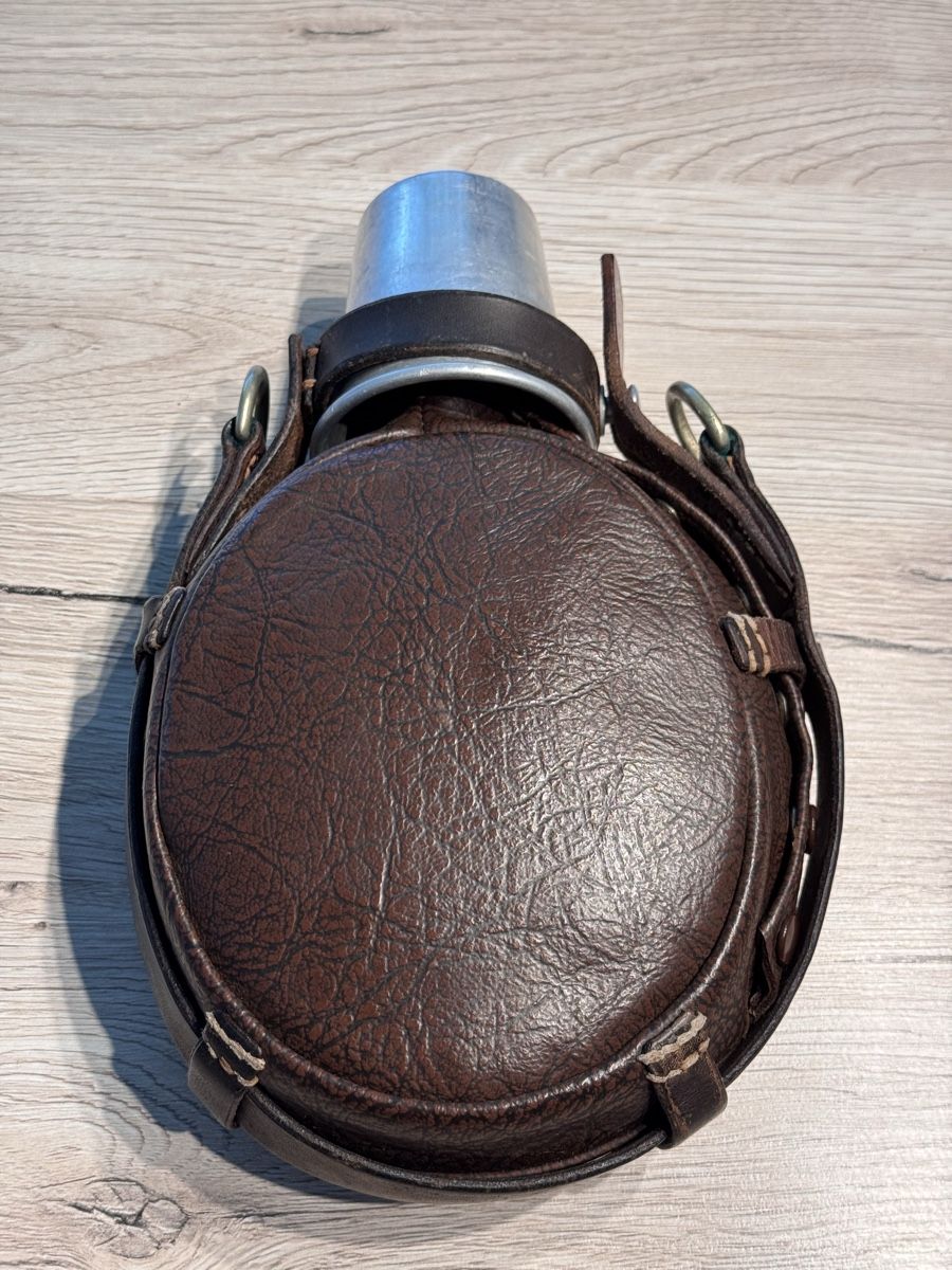 Schweizer Armee Attrezzatura & Pezzi di ricambio: Original Schweizer Armee Feldflasche M32/58  – Usato da Burgdorf venduto da sta_9dkm