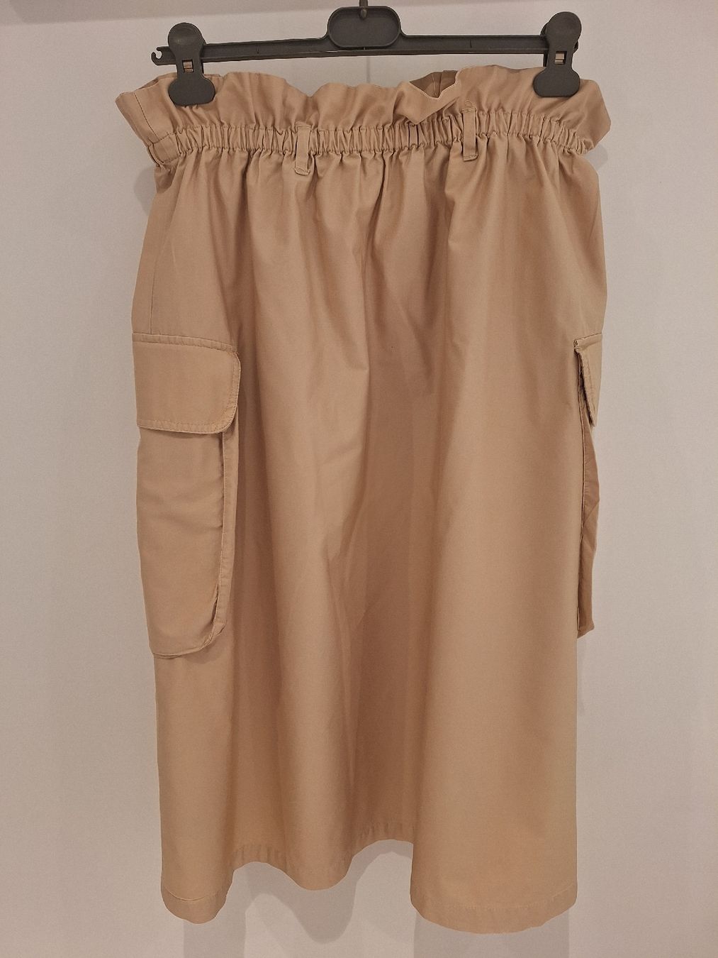 H&M Gonne: Beige skirt – Usato da Cham venduto da Drukkerij 1
