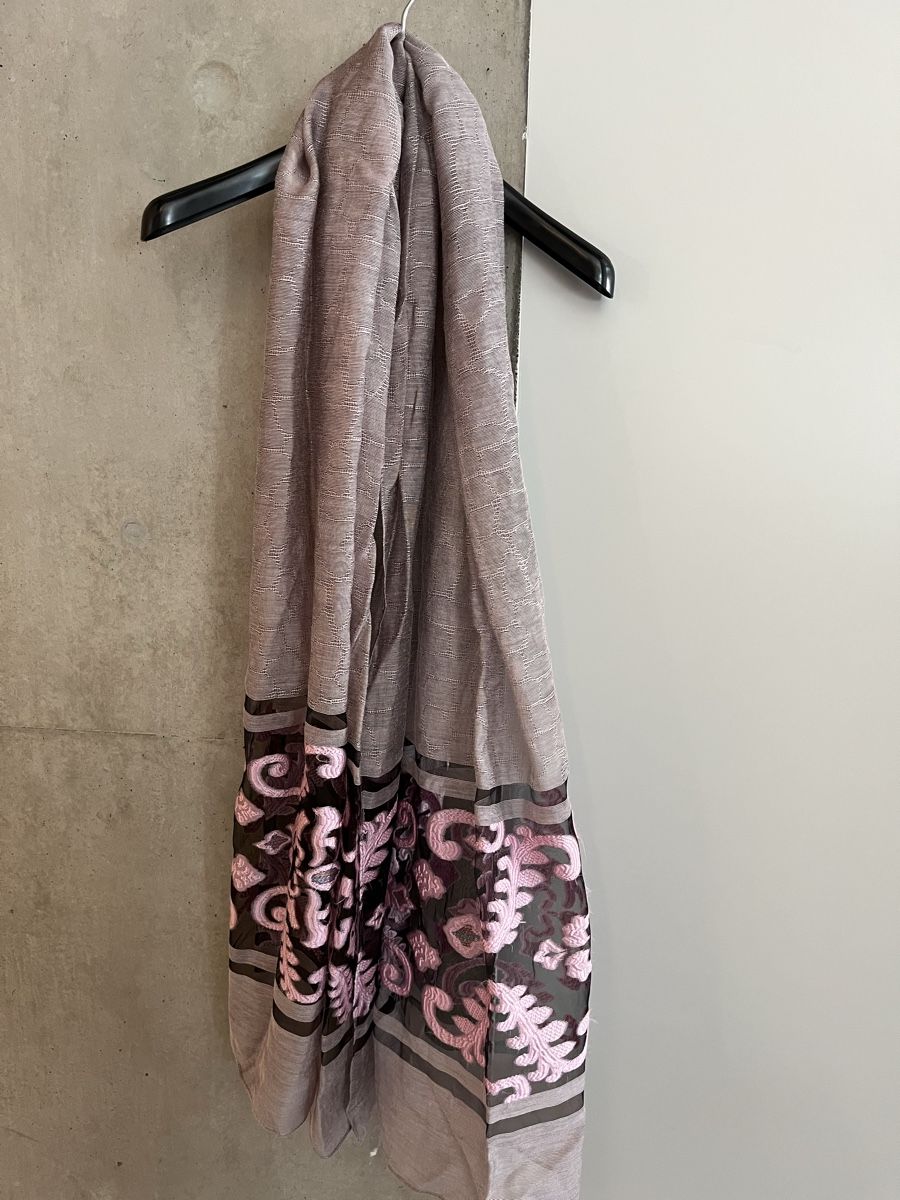 Foulards, Tücher & Schals: Écharpe rose soie – Neu (gemäss Beschreibung) aus St. Prex von Nikolletta