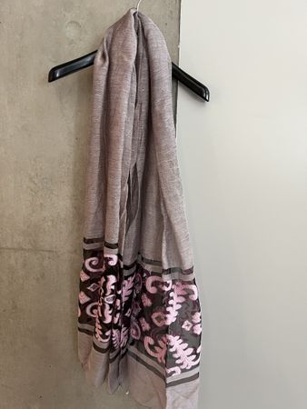 Écharpe rose soie