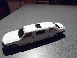 Spielzeugauto Limousine Mercedes, weiss