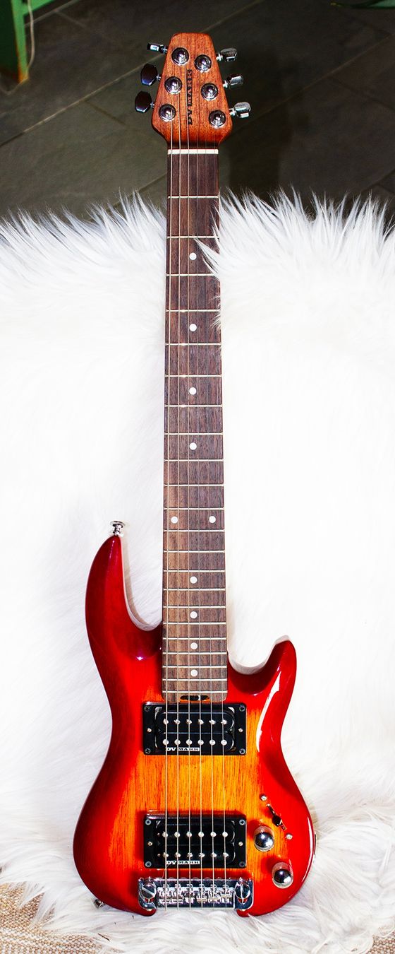 Strumenti musicali: DV Little Guitar G1 avec housse – Usato da Martigny venduto da gar_nd76