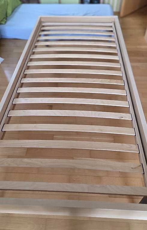 Betten: Bett 90x200 – Gebraucht aus Sennhof von lil_2sy5 1