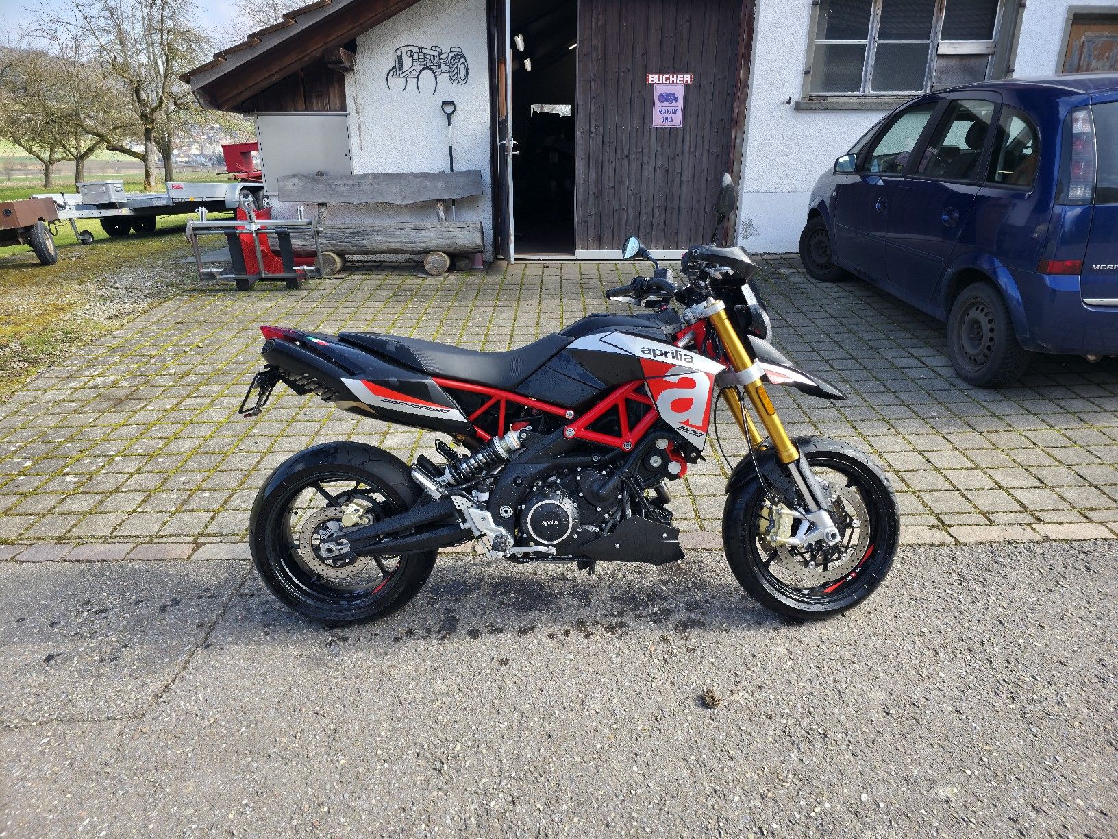 Strasse: Aprilia Dorsoduro 900 – Gebraucht aus Schleinikon von Geni92 1