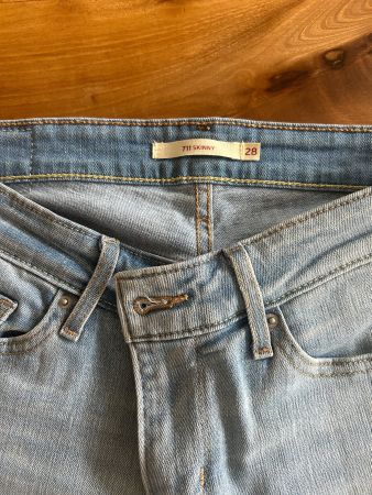 Levis  Jeans Skinny 711 Gr: 28/34