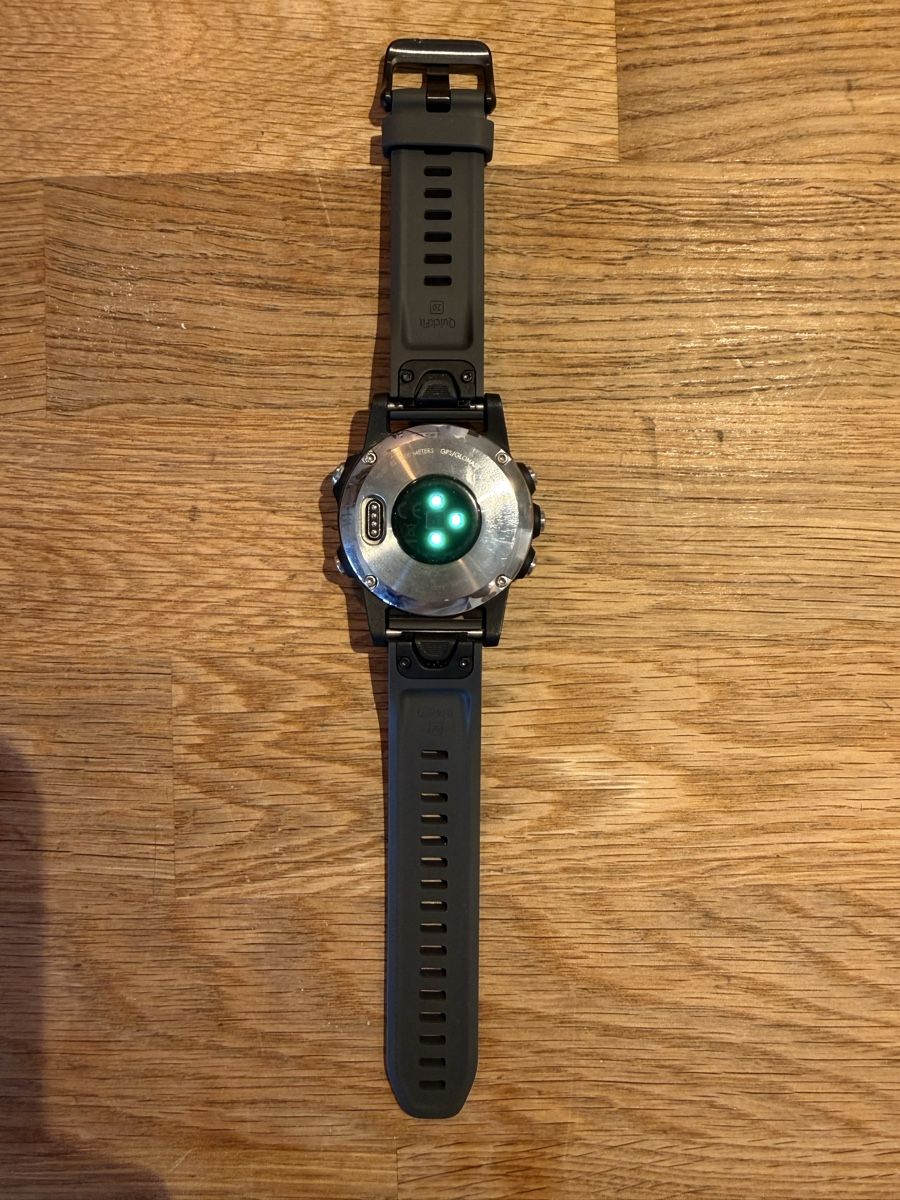 Garmin Smartwatch: Garmin Fenix 5s noire – Gebraucht aus Cartigny von zac_wv6n 1