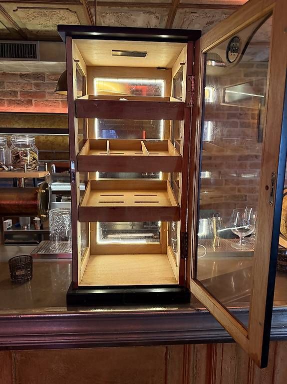Humidor per sigari: Humidor – Usato da Flawil venduto da KeJuNe 2