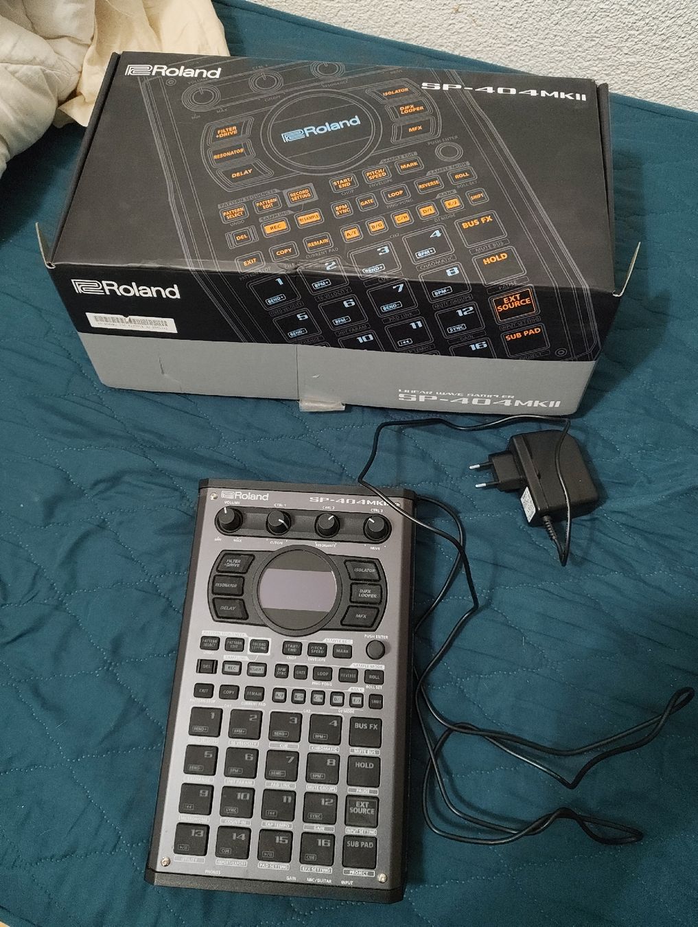 Roland Instruments de musique: Roland SP 404 mk2 – D'occasion à Neuchâtel par cou_7cnj 1