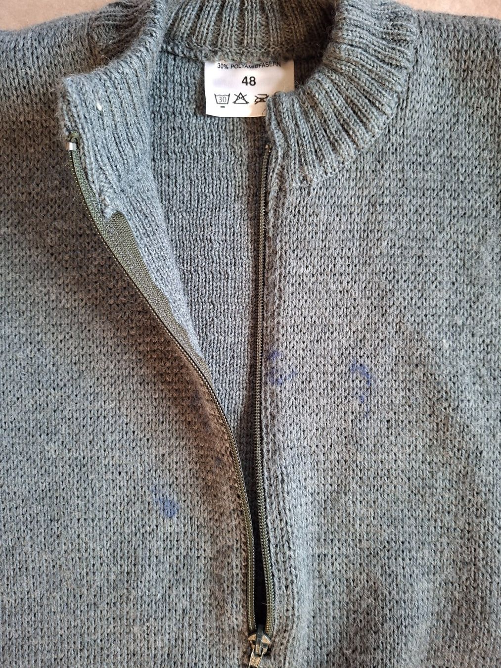 Schweizer Armee Uniformi: Schweizer Armee Militär Woll Pullover,  Grösse 48 – Usato da Schwanden Sigrisw venduto da len_9yqg 2