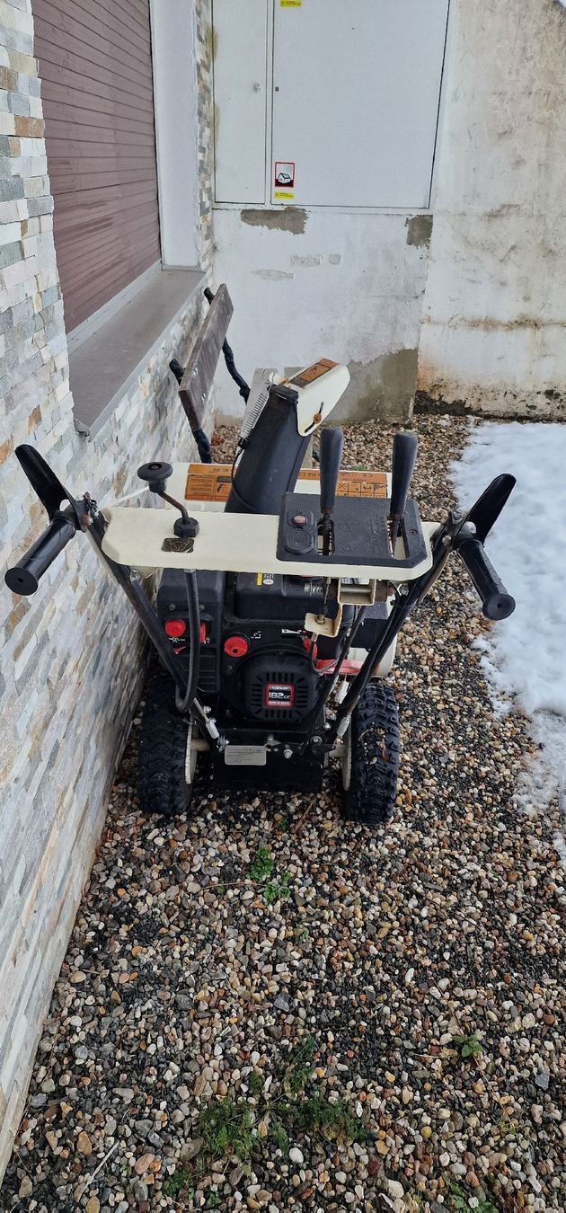 Toutes les machines: Schneefräse  – D'occasion à Seelisberg par JessyTresch 4