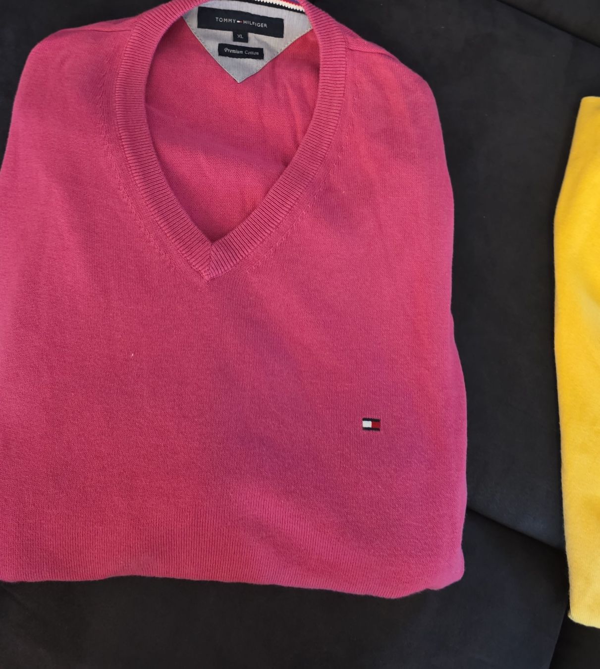 Tommy Hilfiger Maglioni & Felpe: 2 x Thommy Hilfiger V-Ausschnitt Pullover XL – Usato da Dietlikon venduto da Ramses79