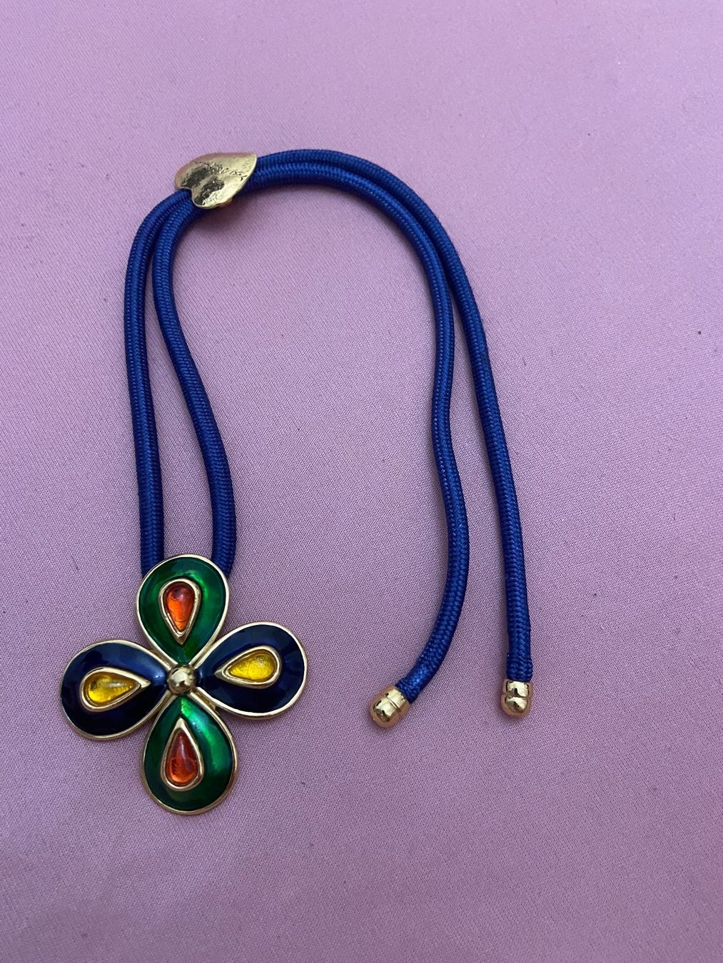 Saint Laurent Catenine: Collier pendentif émaillé Yves Saint Laurent – Usato da Montreux venduto da Perledor 9