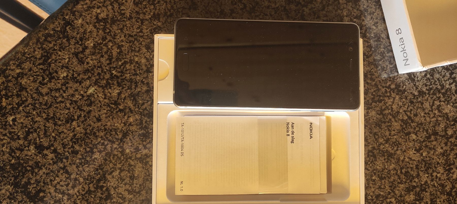 Nokia Telefoni cellulari / Smartphones: NATEL NEUF Nokia 8 – Nuovo e nell'imballaggio originale da Le Vaud venduto da bon_g67m