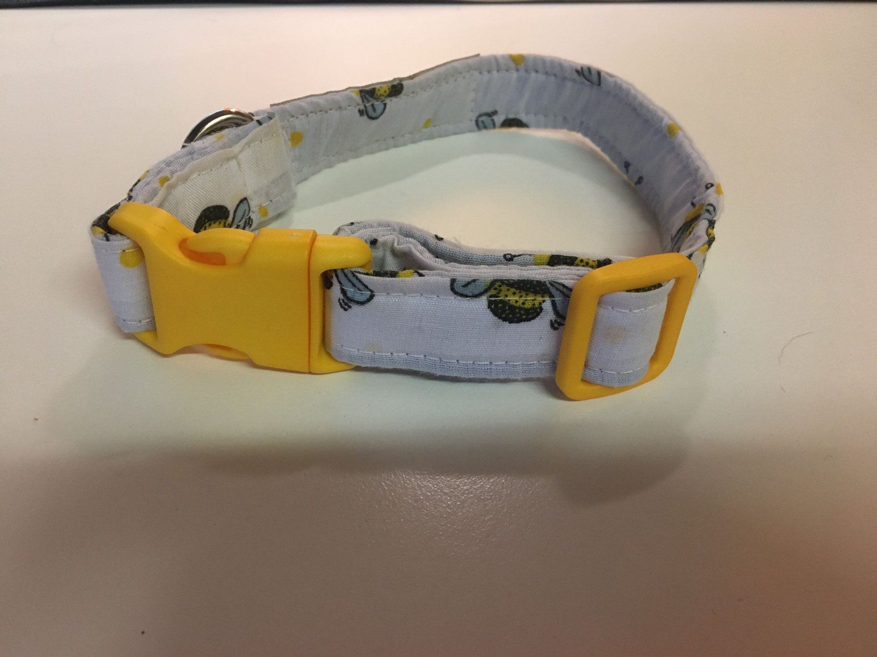 Guinzagli & Collari: Halsband "Biene" – Nuovo (secondo la descrizione) da St. Gallen venduto da mel_d2rj