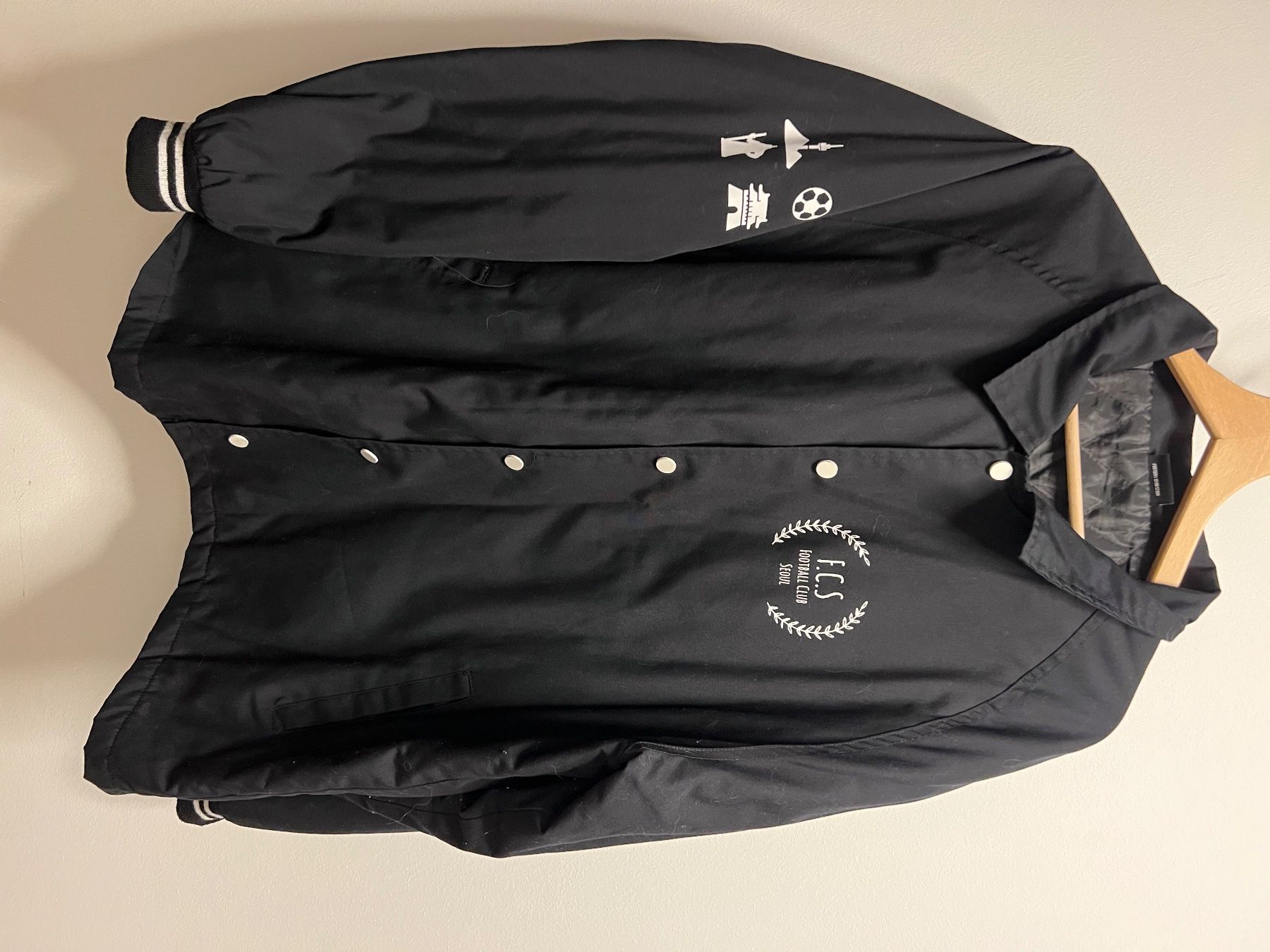 Jacken: Fussball Club Seoul Jacke – Gebraucht aus Schlieren von svenbaettig