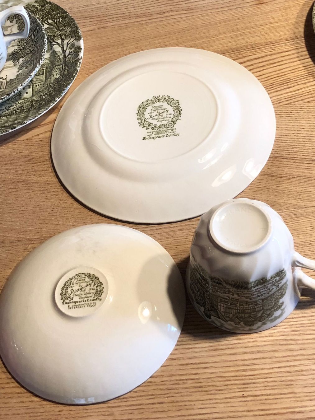 Geschirrsets: Hübsches Englisches Tee- oder Kaffee-Set – Gebraucht aus Röschenz von Tashroal 3