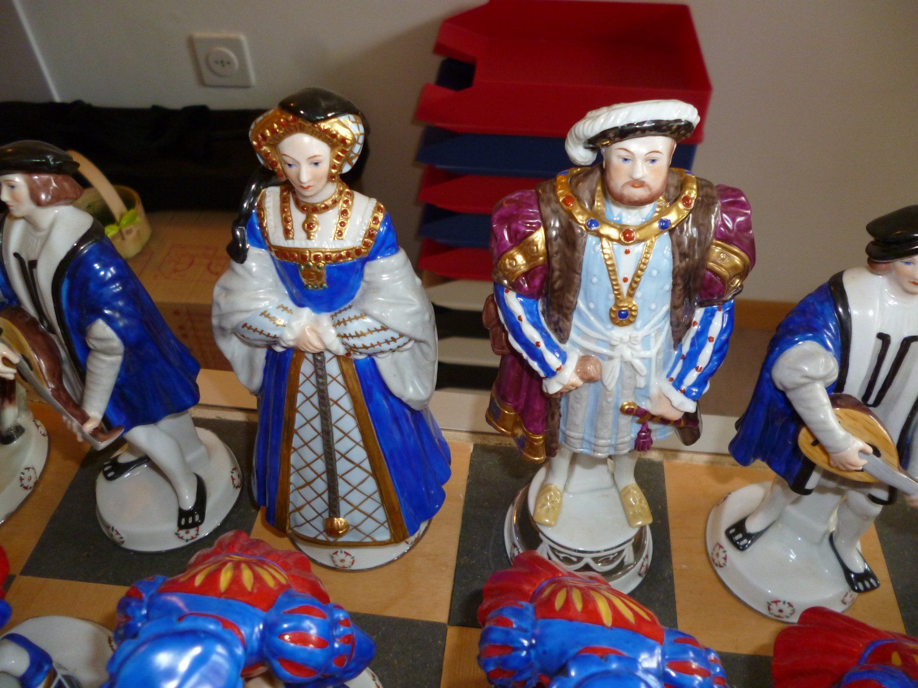 Giochi: Schachspiel  mit historischen Figuren Keramik u... – Nuovo (secondo la descrizione) da Neuhausen venduto da Charlotte51 1