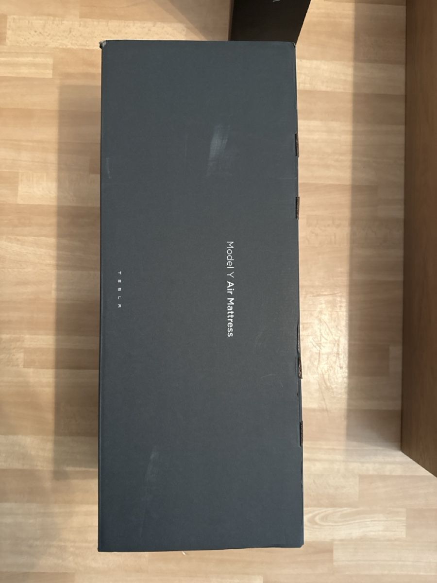 Matratzen: Tesla Model Y Luftmatratze originalverpackt neu – Neu und originalverpackt aus Romanshorn von Bejhan.r