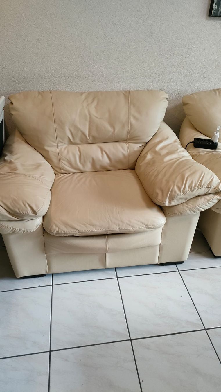 Poltrone: Fauteuil confortable en cuir crème - – Usato da Sierre venduto da mis_l9vf