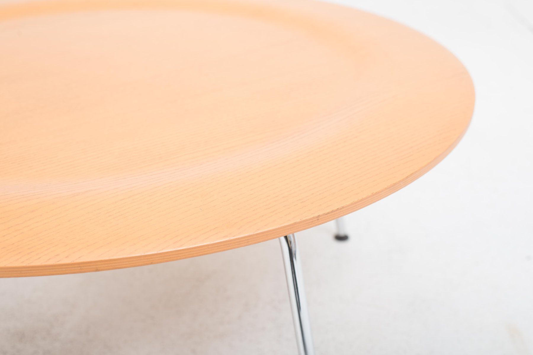 Vitra Tavoli: Vitra CTM Couchtisch von Charles & Ray Eames in Esche – Usato da Zürich venduto da STUZH38 5