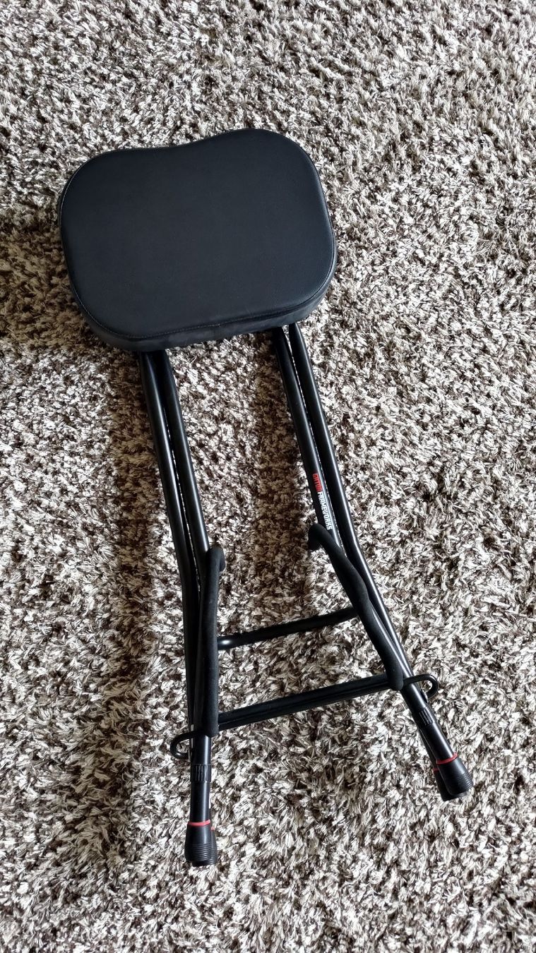 Sgabelli: Hocker mit integriertem Gitarrenständer GFW-GTR – Nuovo (secondo la descrizione) da Hirzel venduto da Mr.Boots 5