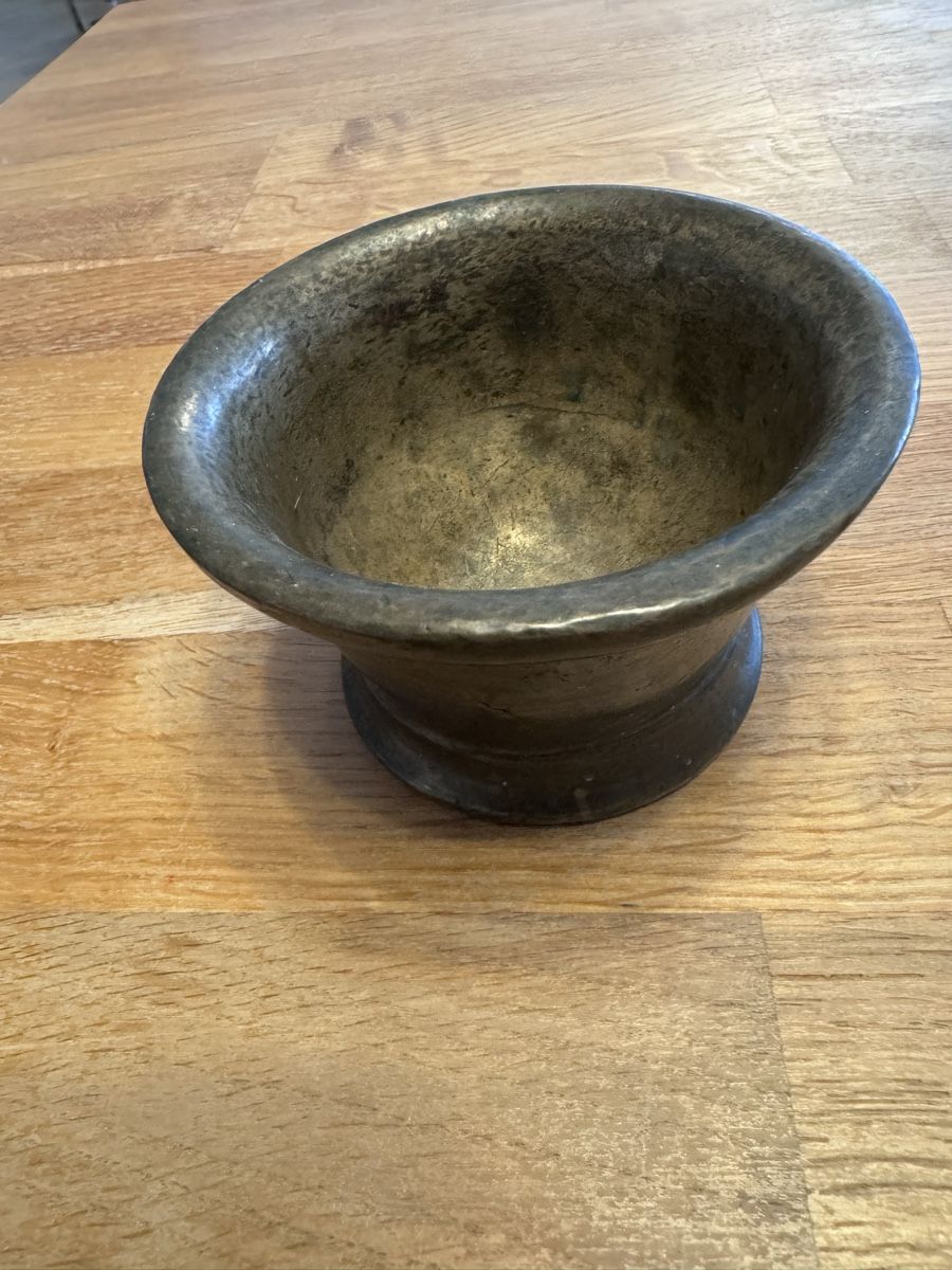 Sonstiges für das Kochen & Backen: Antiker Mörser. Massiv und schwer Messing oder Bronze – Gebraucht aus Goldach von Messerguru 1