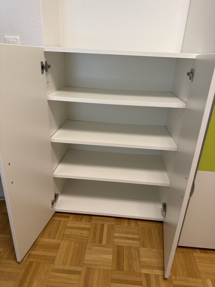 Cassettiere: Window Schweizer Möbel Schrank weiss 4 Einlegeböden – Usato da Wolhusen venduto da Subi688 1