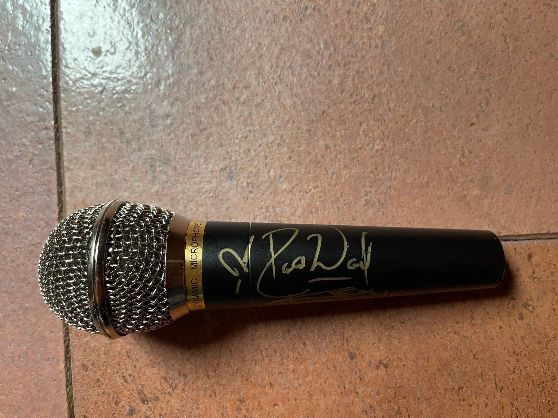Autografi: Signiertes Mikrofon Rolling Stones – Usato da rafz venduto da Ttt0071 1